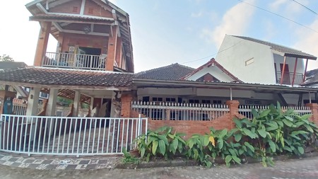 Rumah Dalam Perum Taman Griya Indah Lokasi Dekat Mirota Godean