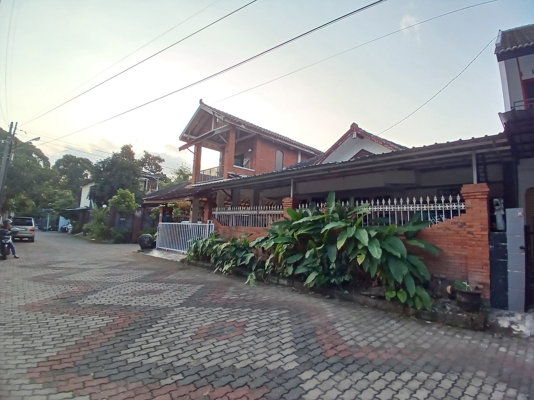 Rumah Dalam Perum Taman Griya Indah Lokasi Dekat Mirota Godean