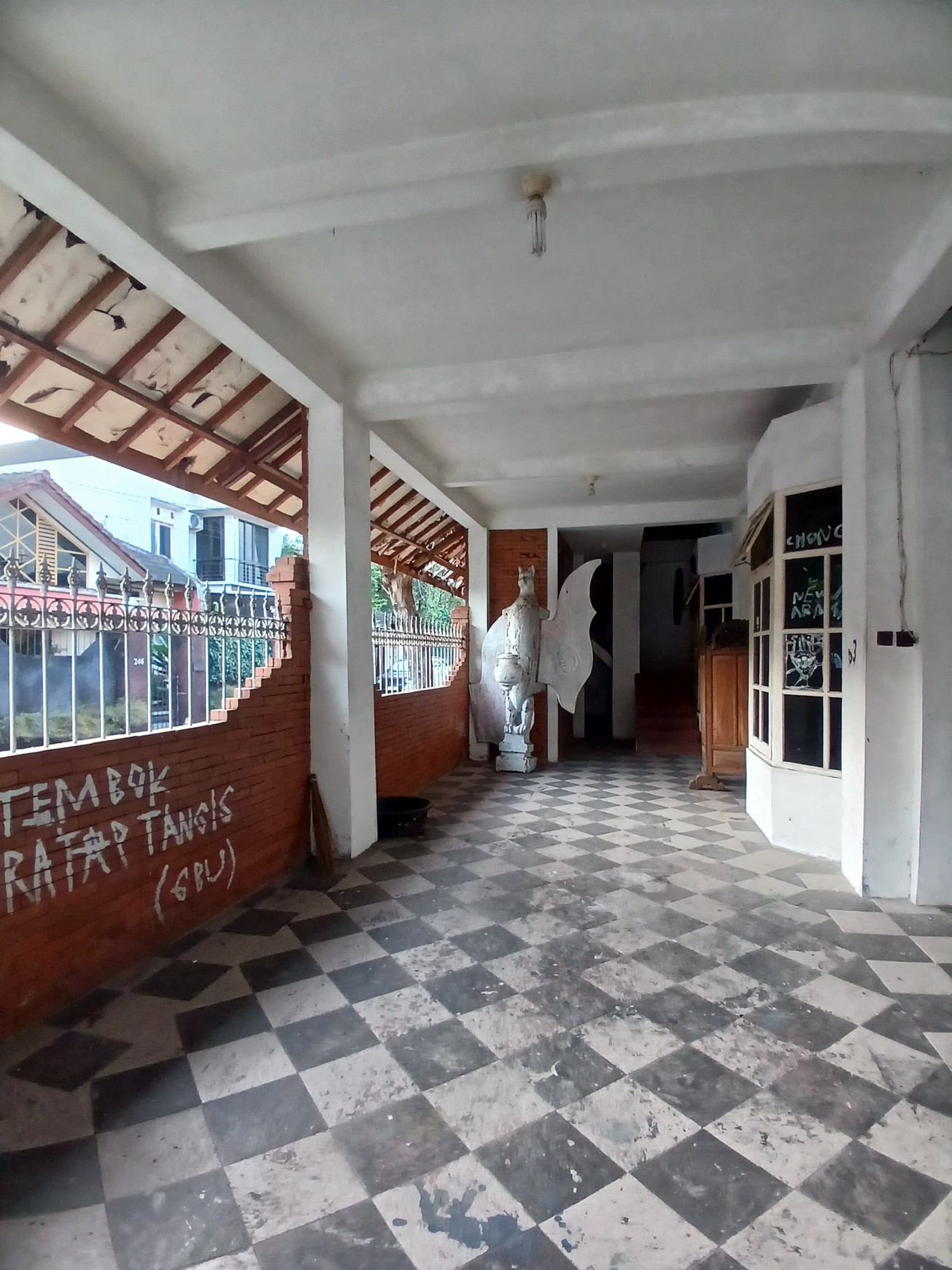 Rumah Dalam Perum Taman Griya Indah Lokasi Dekat Mirota Godean