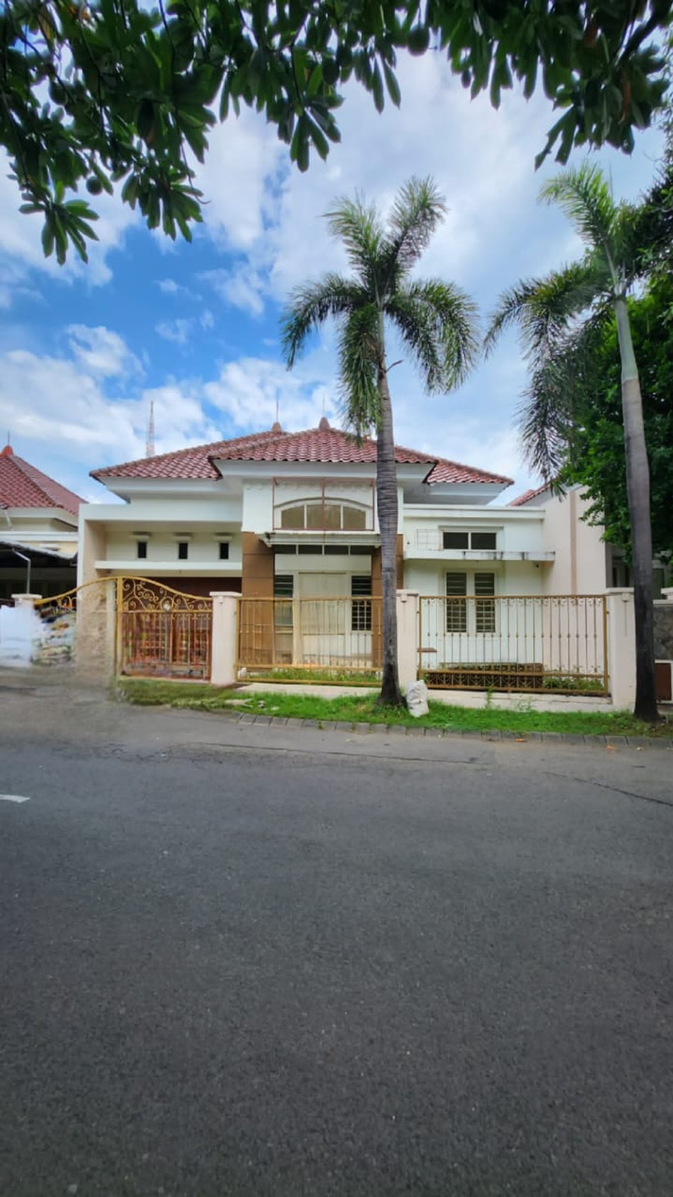 DiSewakan Rumah 1 lantai Nol Jalan RAYA KEMBAR A Yani Residence Surabaya Selatan