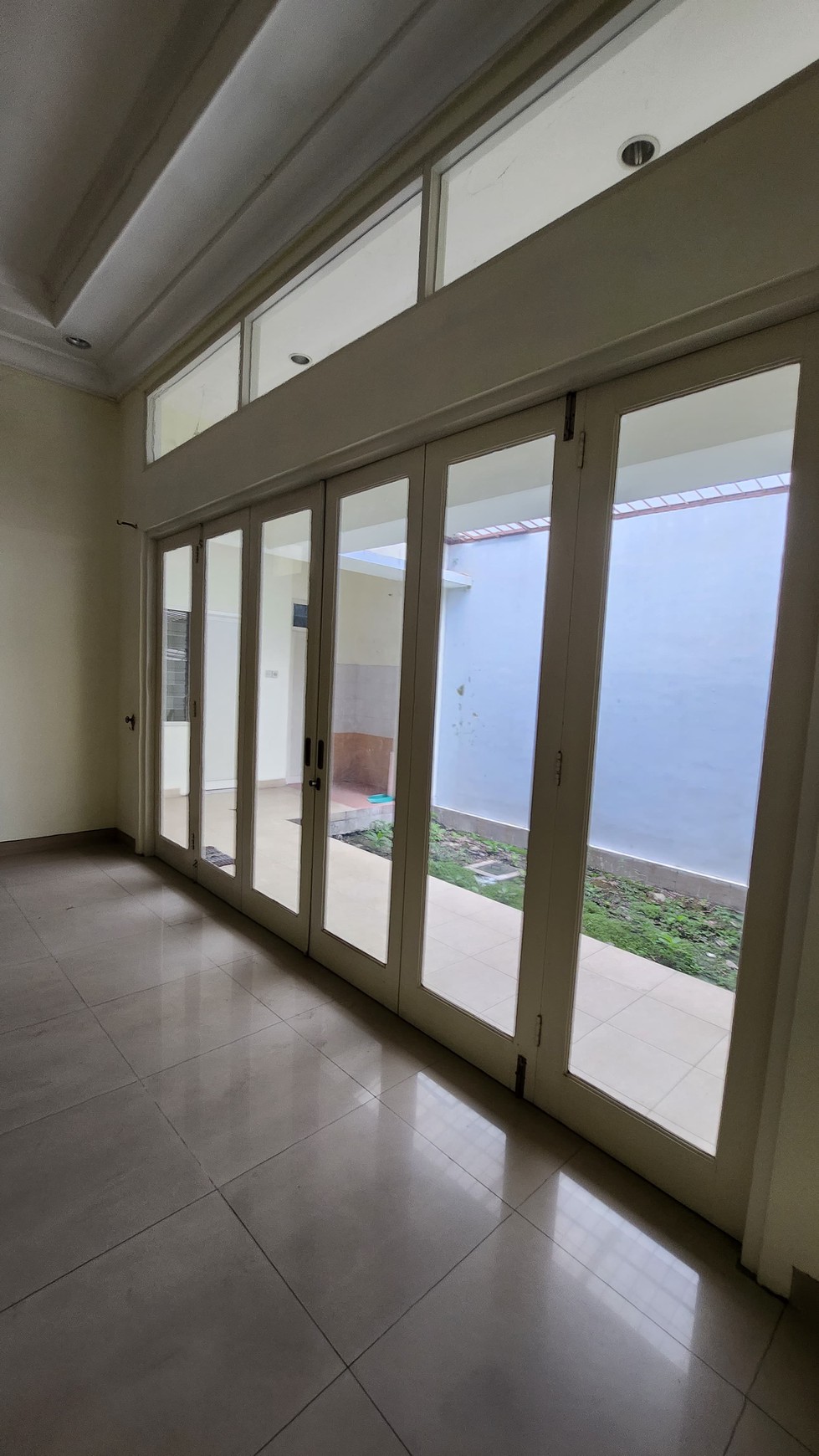 DiSewakan Rumah 1 lantai Nol Jalan RAYA KEMBAR A Yani Residence Surabaya Selatan