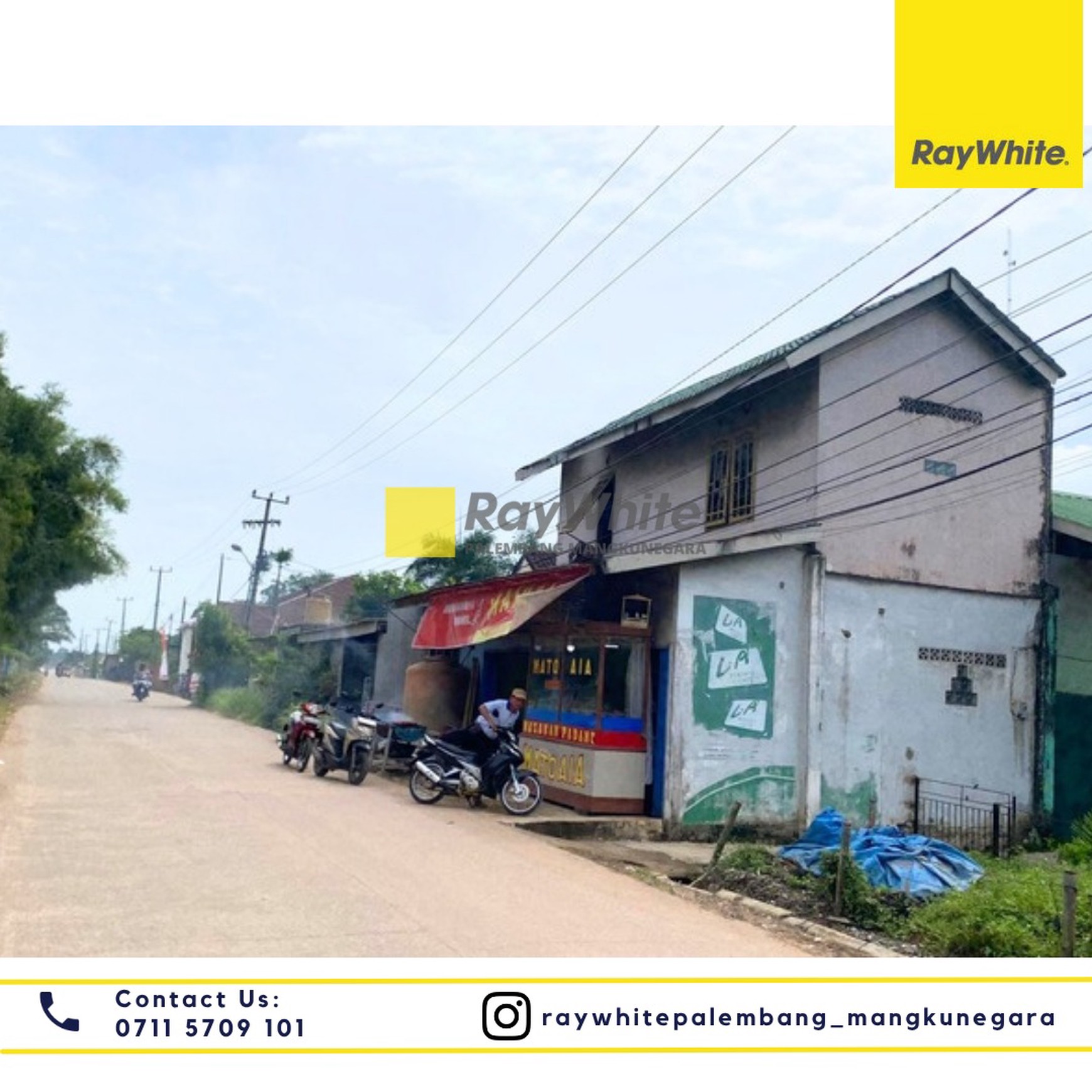 Rumah dan Kios Depan Kantor Camat Talang Kelapa.