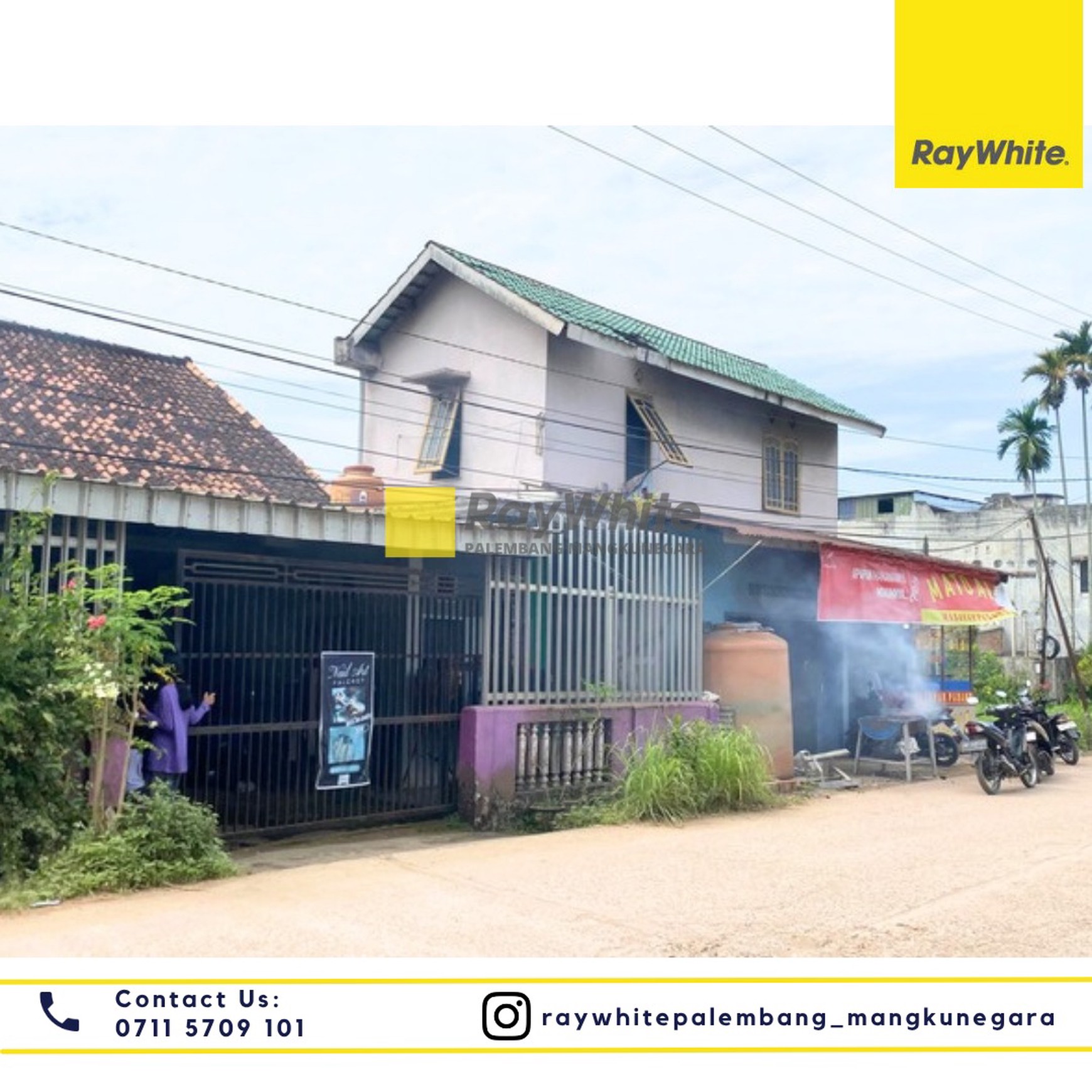 Rumah dan Kios Depan Kantor Camat Talang Kelapa.