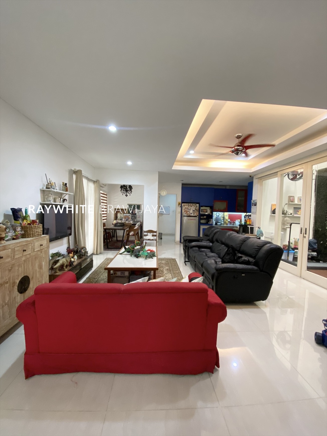 Rumah Bangunan 3 Lantai Lokasi Strategis Area Pondok Indah