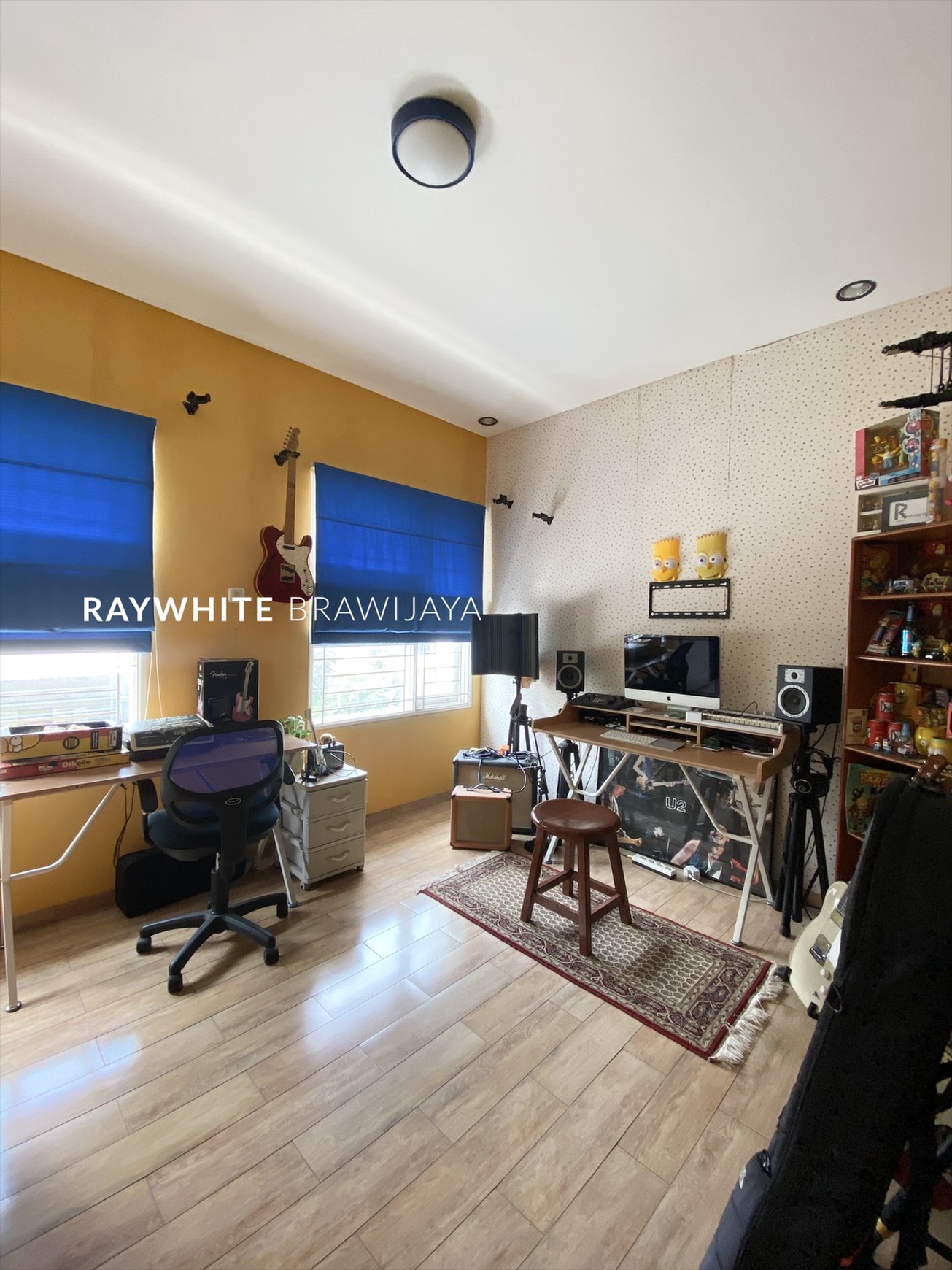 Rumah Bangunan 3 Lantai Lokasi Strategis Area Pondok Indah