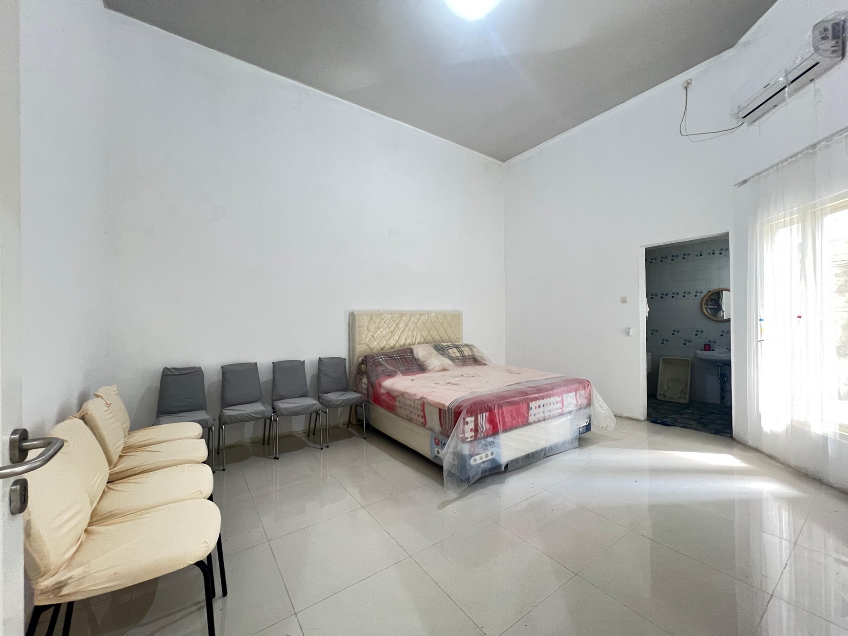 Dijual Tanah Bonus Rumah Di Kertajaya indah Tengah