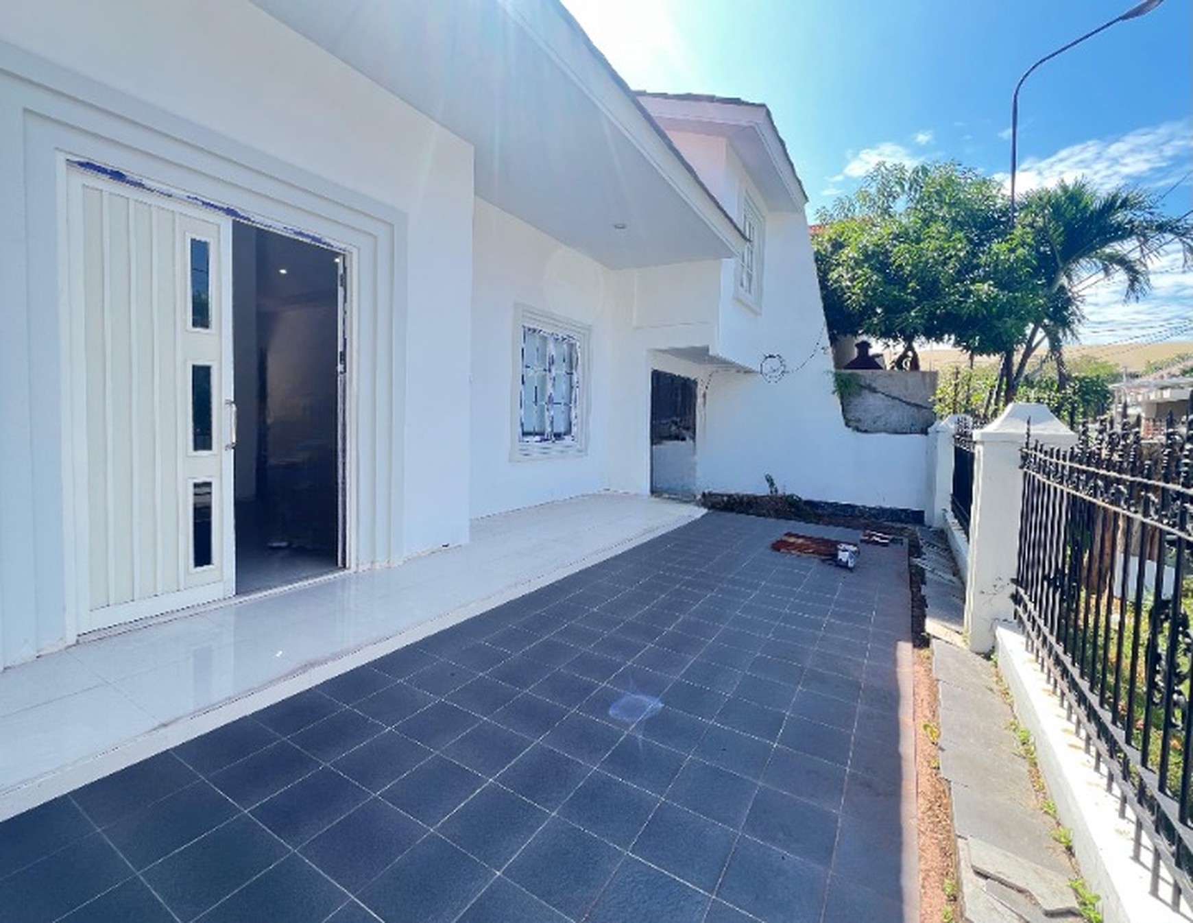 Dijual Tanah Bonus Rumah Di Kertajaya indah Tengah
