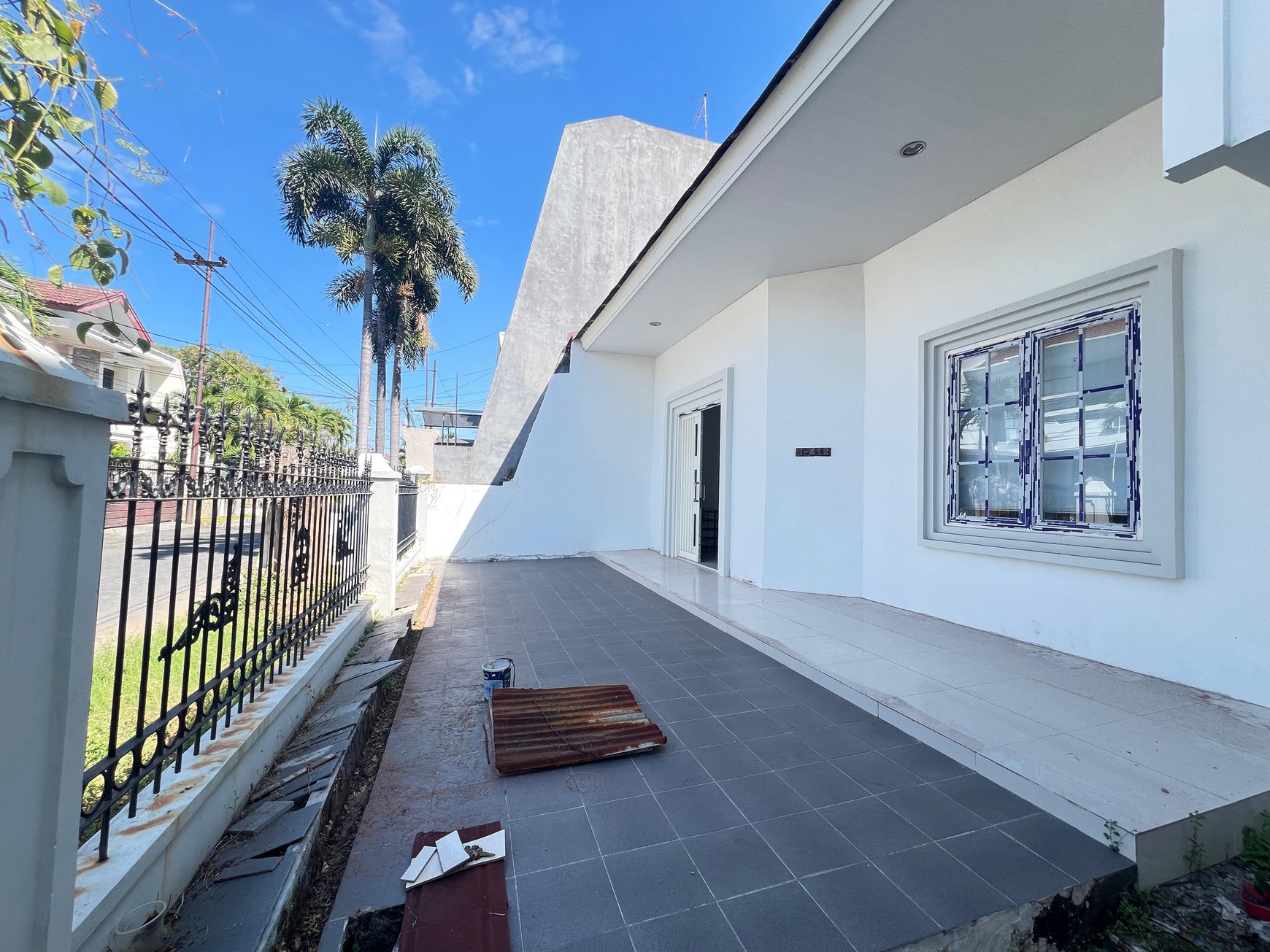 Dijual Tanah Bonus Rumah Di Kertajaya indah Tengah
