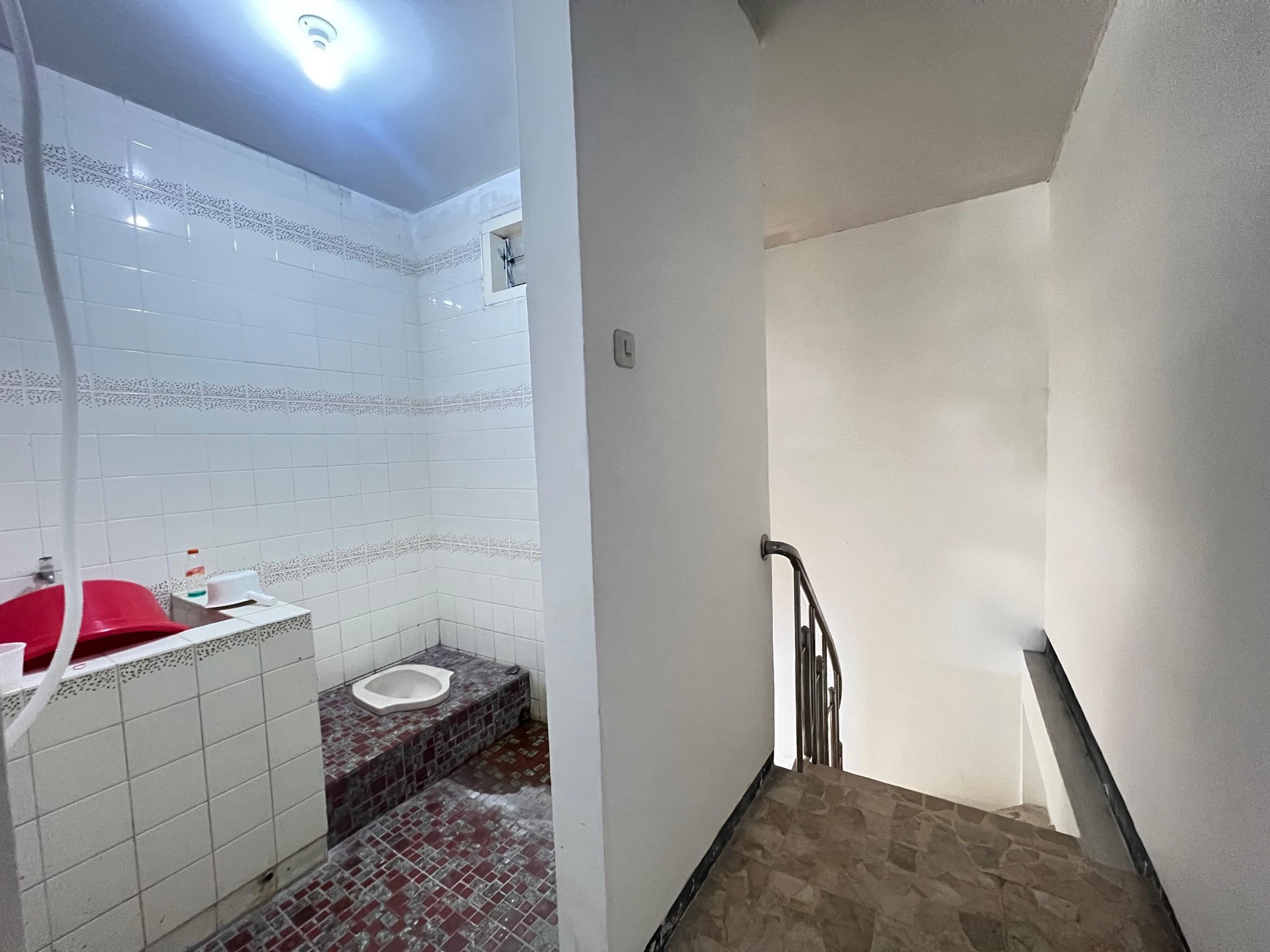 Dijual Tanah Bonus Rumah Di Kertajaya indah Tengah