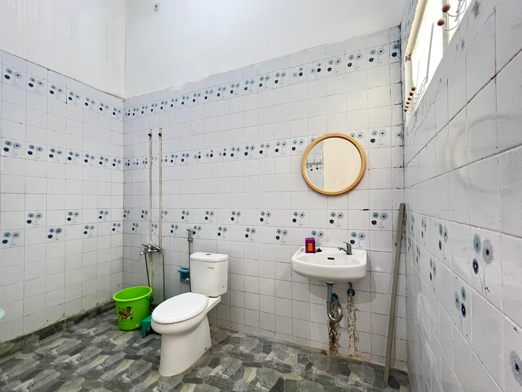 Dijual Tanah Bonus Rumah Di Kertajaya indah Tengah