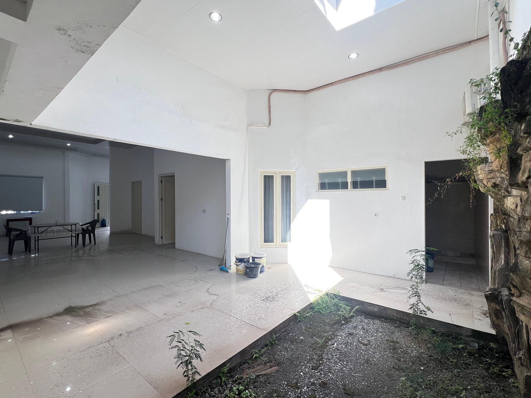 Dijual Tanah Bonus Rumah Di Kertajaya indah Tengah