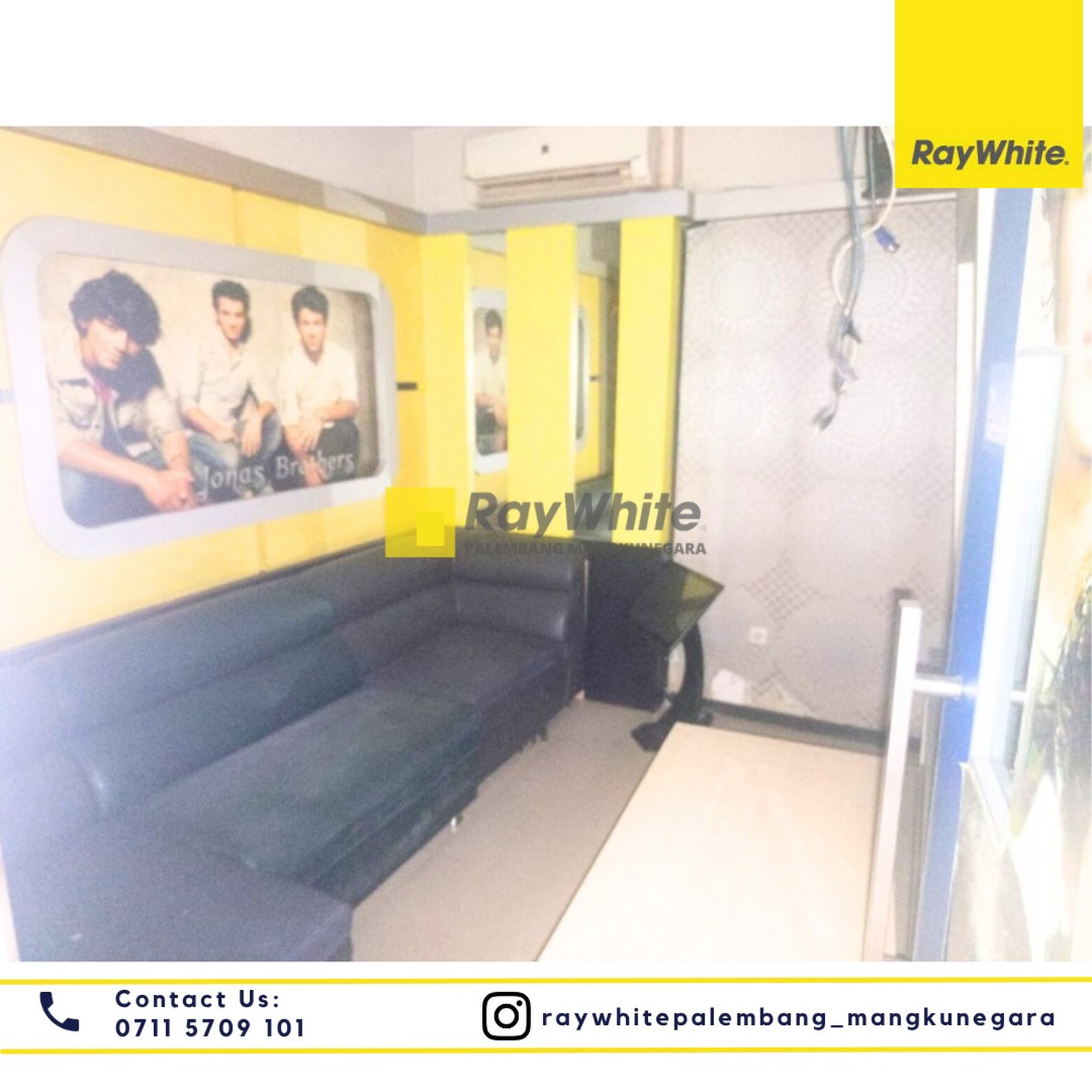 Gedung Room Karaoke Alang Alang Lebar.