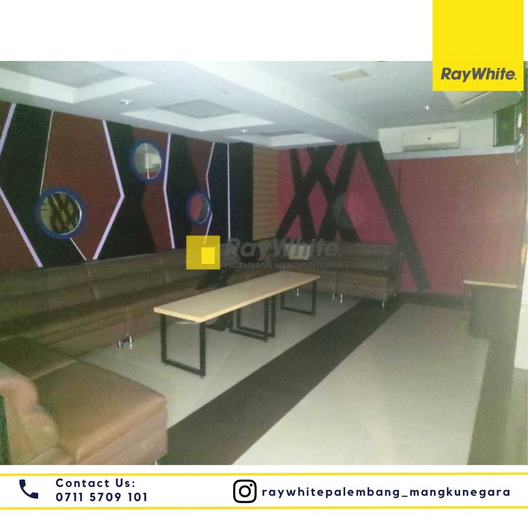 Gedung Room Karaoke Alang Alang Lebar.