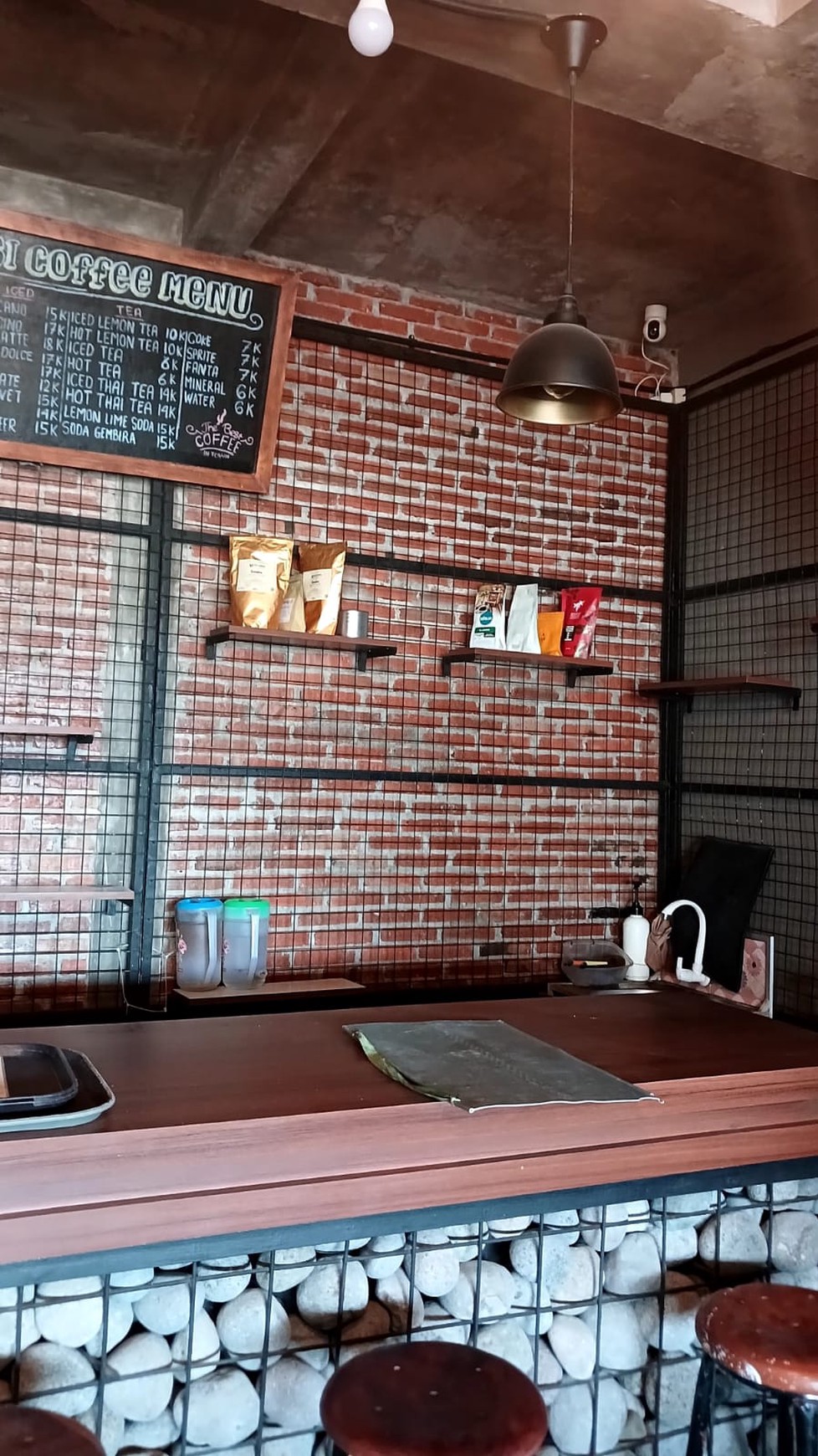 Ruang usaha, bagus, Furnished, Cocok untuk Caffe atau Resto .