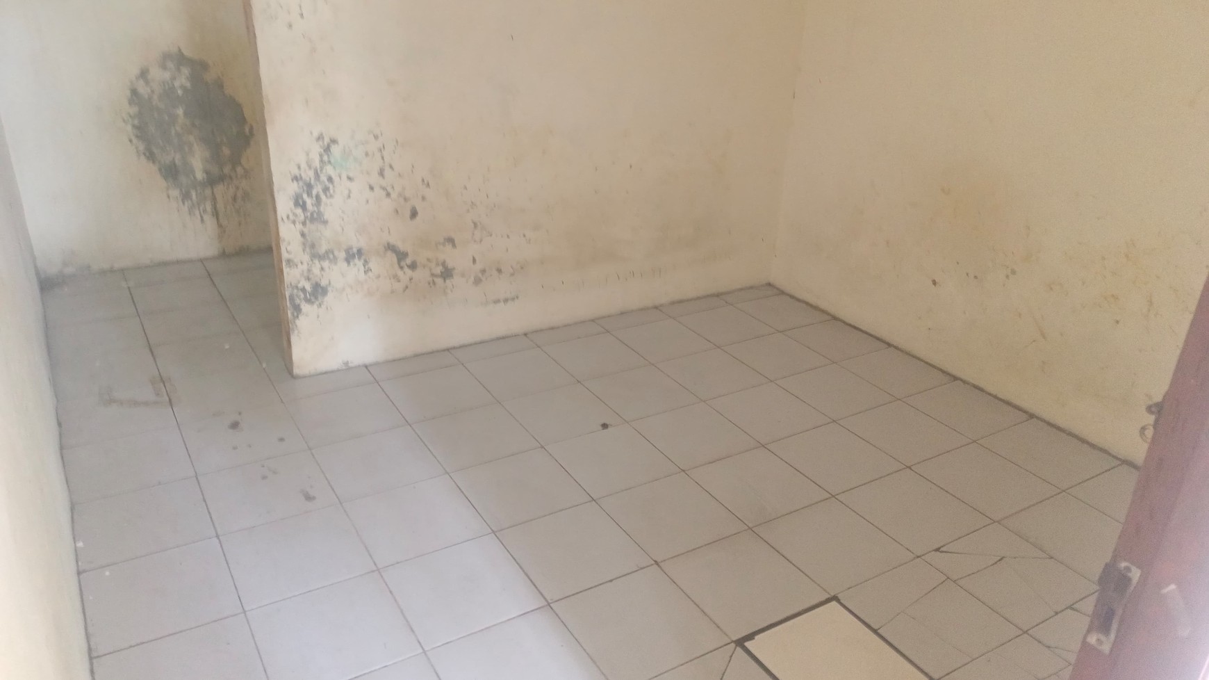 Rumah kontrakan siap huni dengan lingkungan yang aman di pondok aren