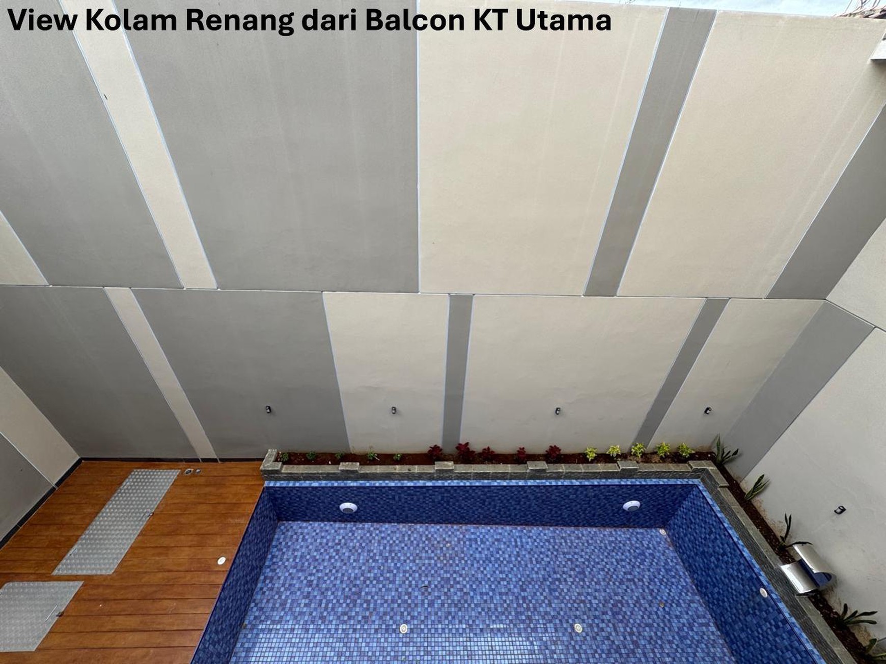 Rumah di Jakarta Pusat 2 Lantai + Balkon LT 294 LB 482 sudah SHM Ada Pool di dalam nya