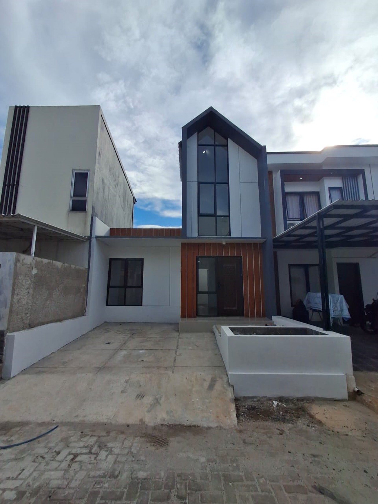 Rumah Minimalis, Brand New, Bagus Siap huni di Reni - Pamulang