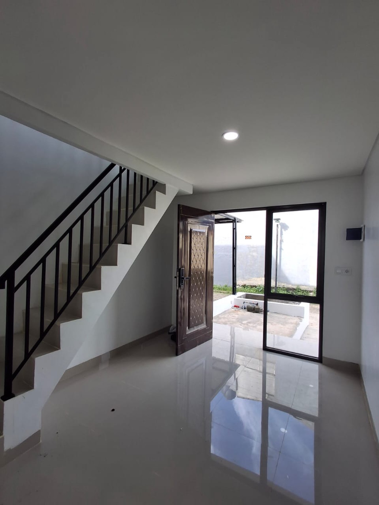 Rumah Minimalis, Brand New, Bagus Siap huni di Reni - Pamulang