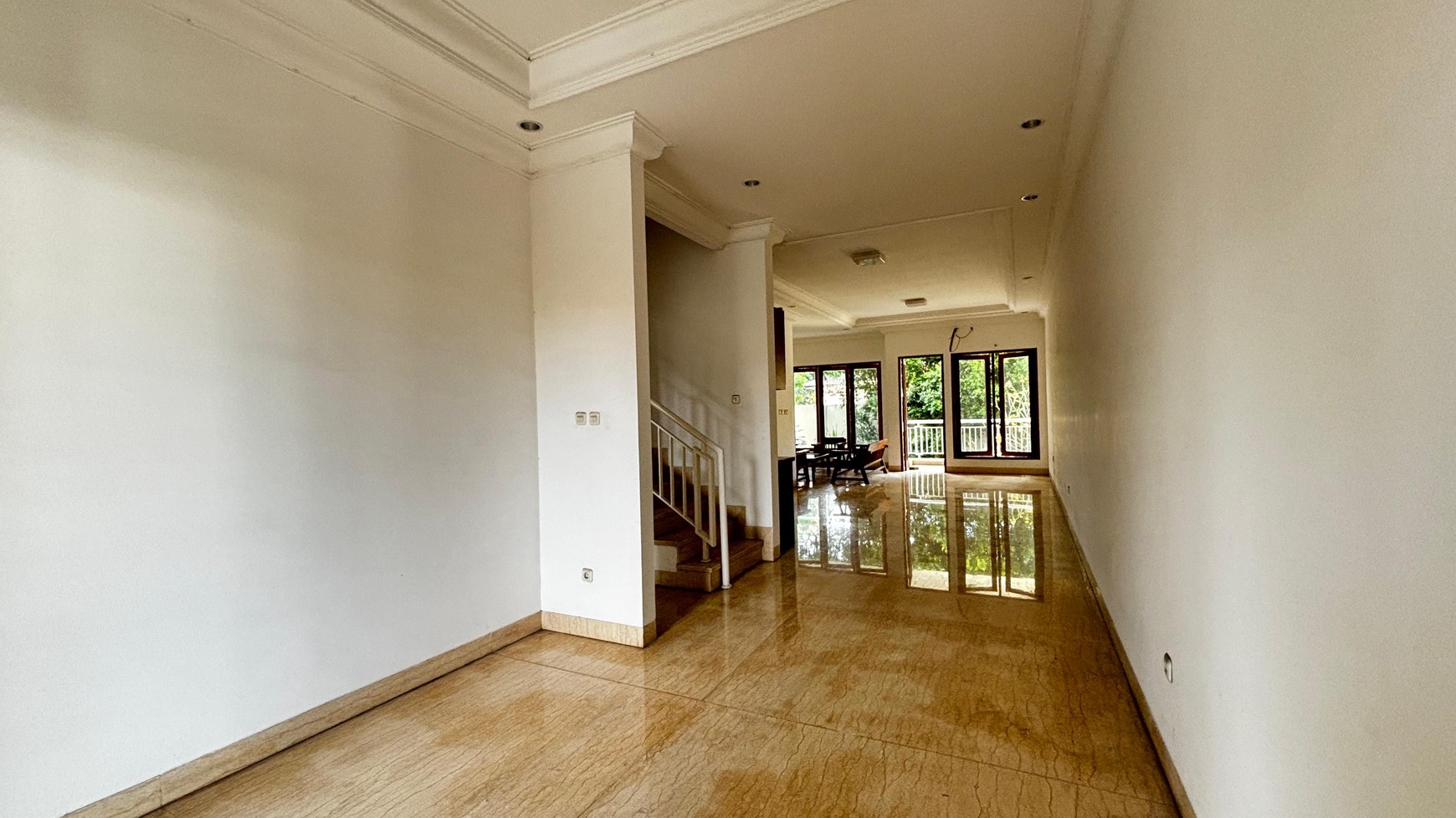 Rumah Baru Lux 3 1/2 Lantai Di Cluster, Pejaten Jakarta Selatan