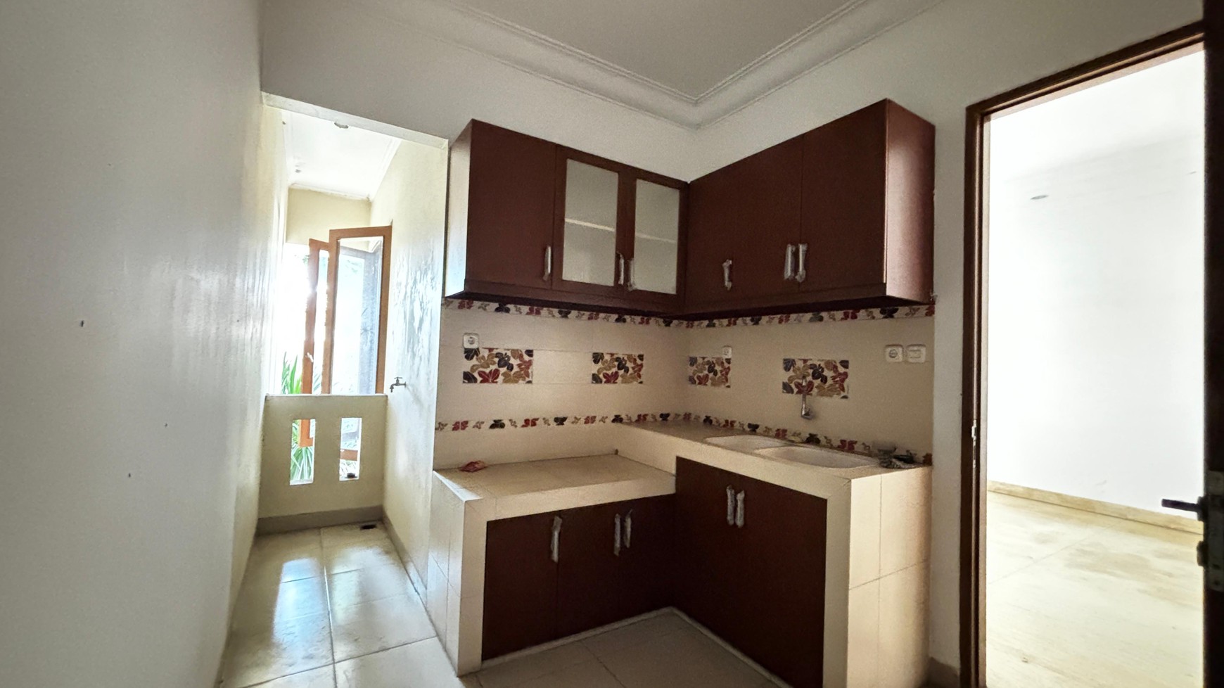 Rumah Baru Lux 3 1/2 Lantai Di Cluster, Pejaten Jakarta Selatan