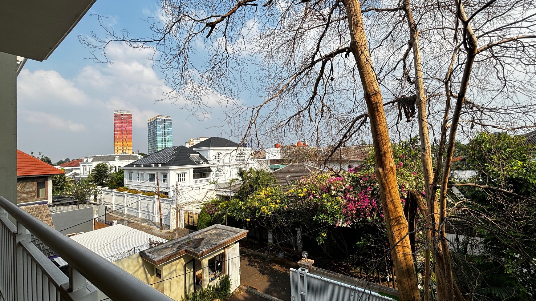 Rumah Baru Lux 3 1/2 Lantai Di Cluster, Pejaten Jakarta Selatan