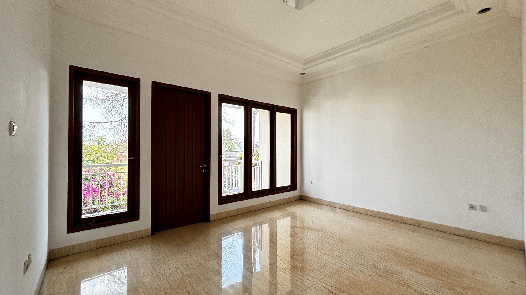 Rumah Baru 3 1/2 Lantai, Di Cluster Eksklusif Puri Maharani, Pejaten, Jakarta Selatan
