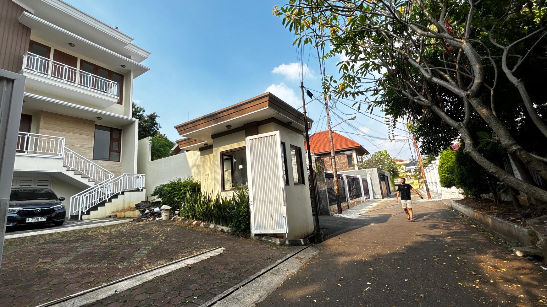 Rumah Baru 3 1/2 Lantai, Di Cluster Eksklusif Puri Maharani, Pejaten, Jakarta Selatan