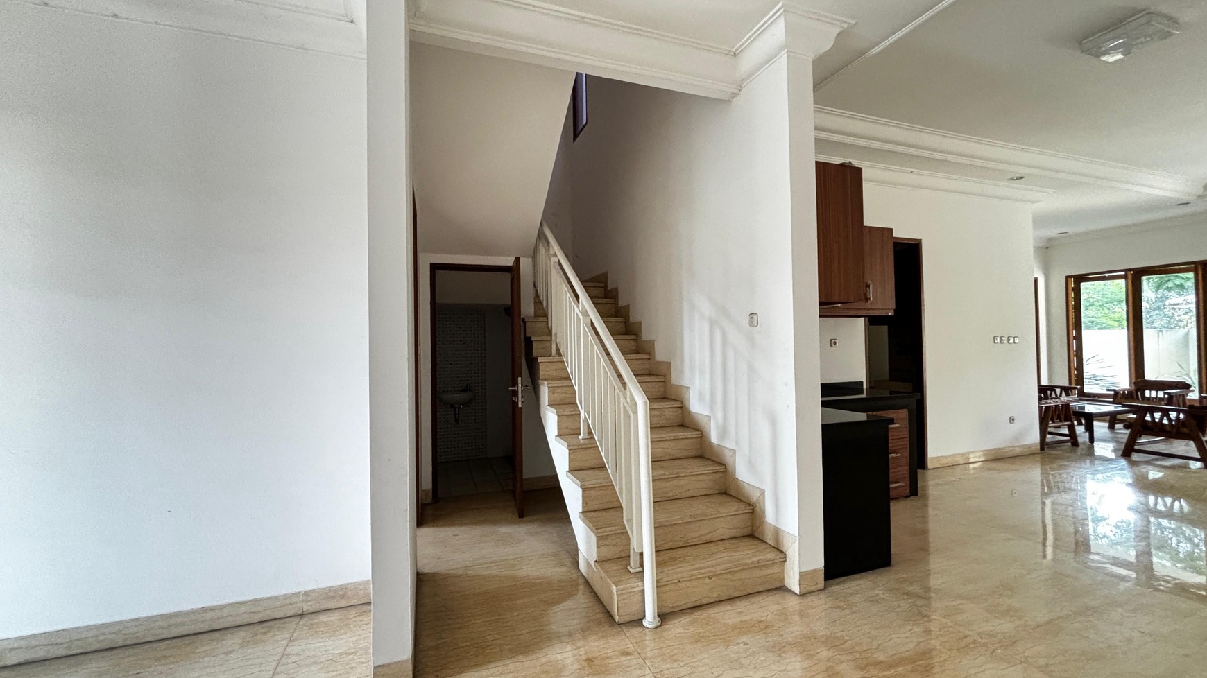 Rumah Baru 3 1/2 Lantai, Di Cluster Eksklusif Puri Maharani, Pejaten, Jakarta Selatan