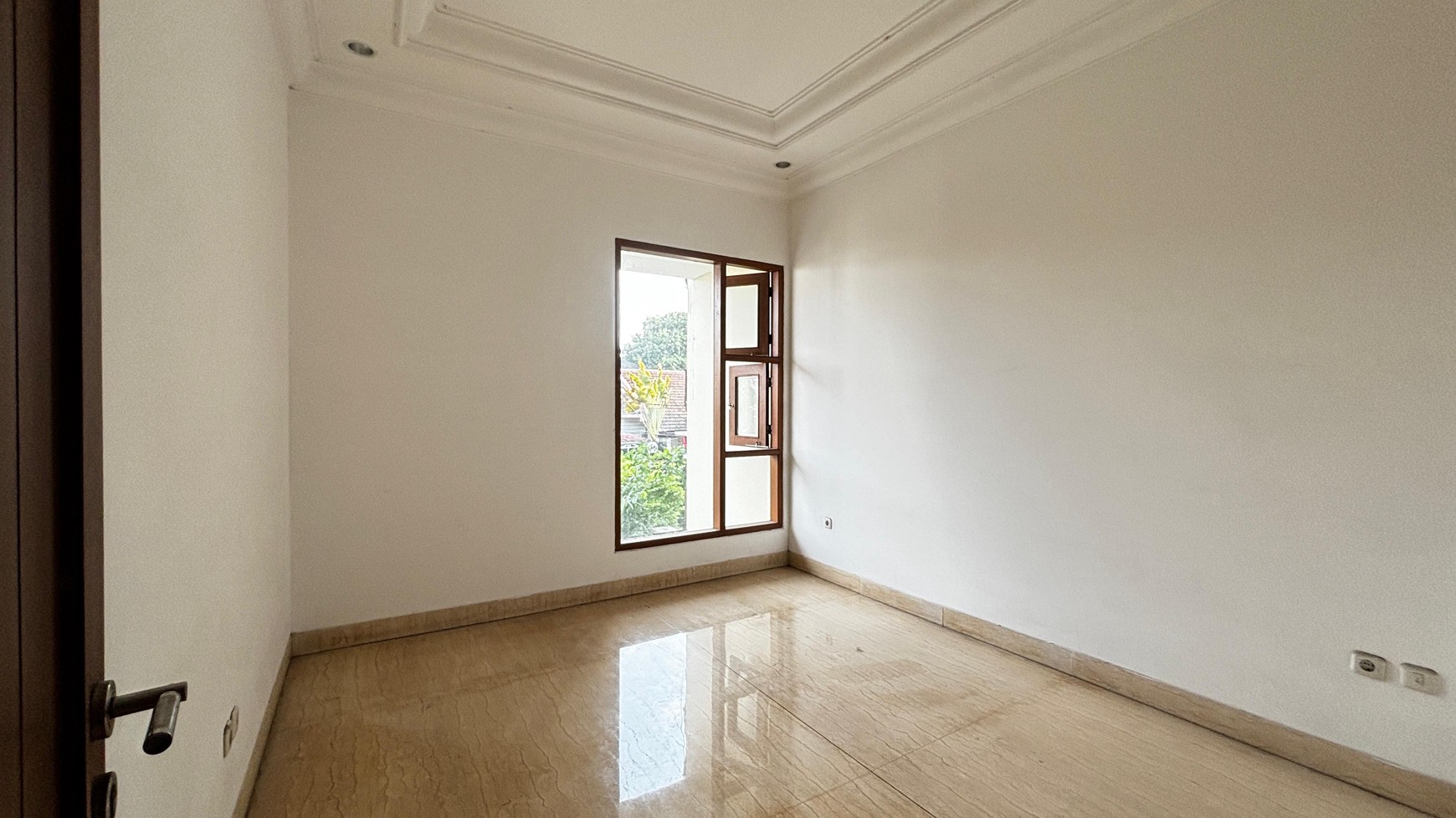 Rumah Baru 3 1/2 Lantai, Di Cluster Eksklusif Puri Maharani, Pejaten, Jakarta Selatan
