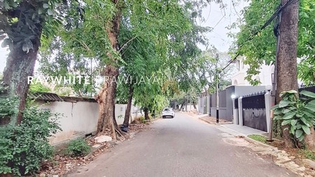 Tanah Lokasi Strategis Area Kemang Dalam