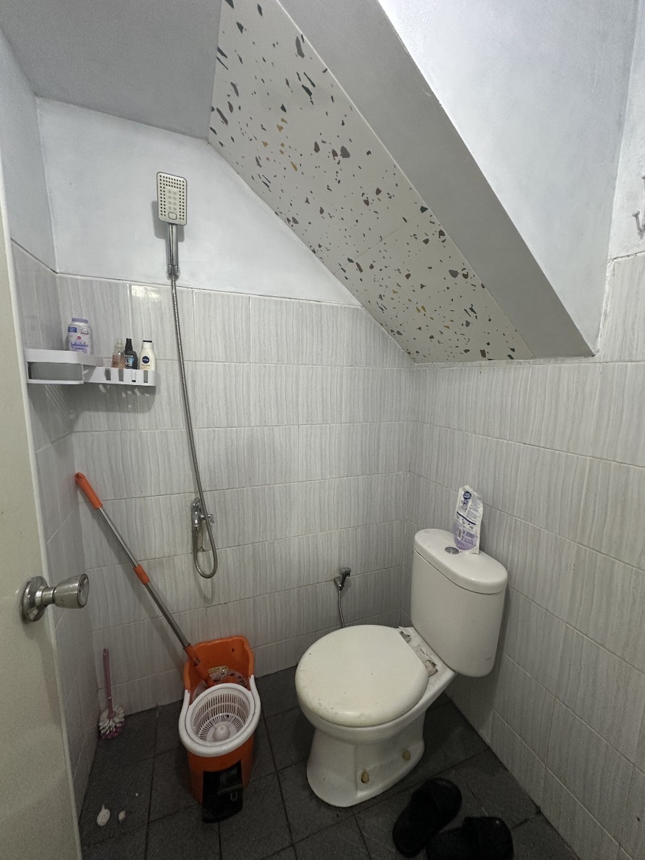 Rumah dalam Cluster, Minimalis, Bebas Banjir di Serua- Ciputat