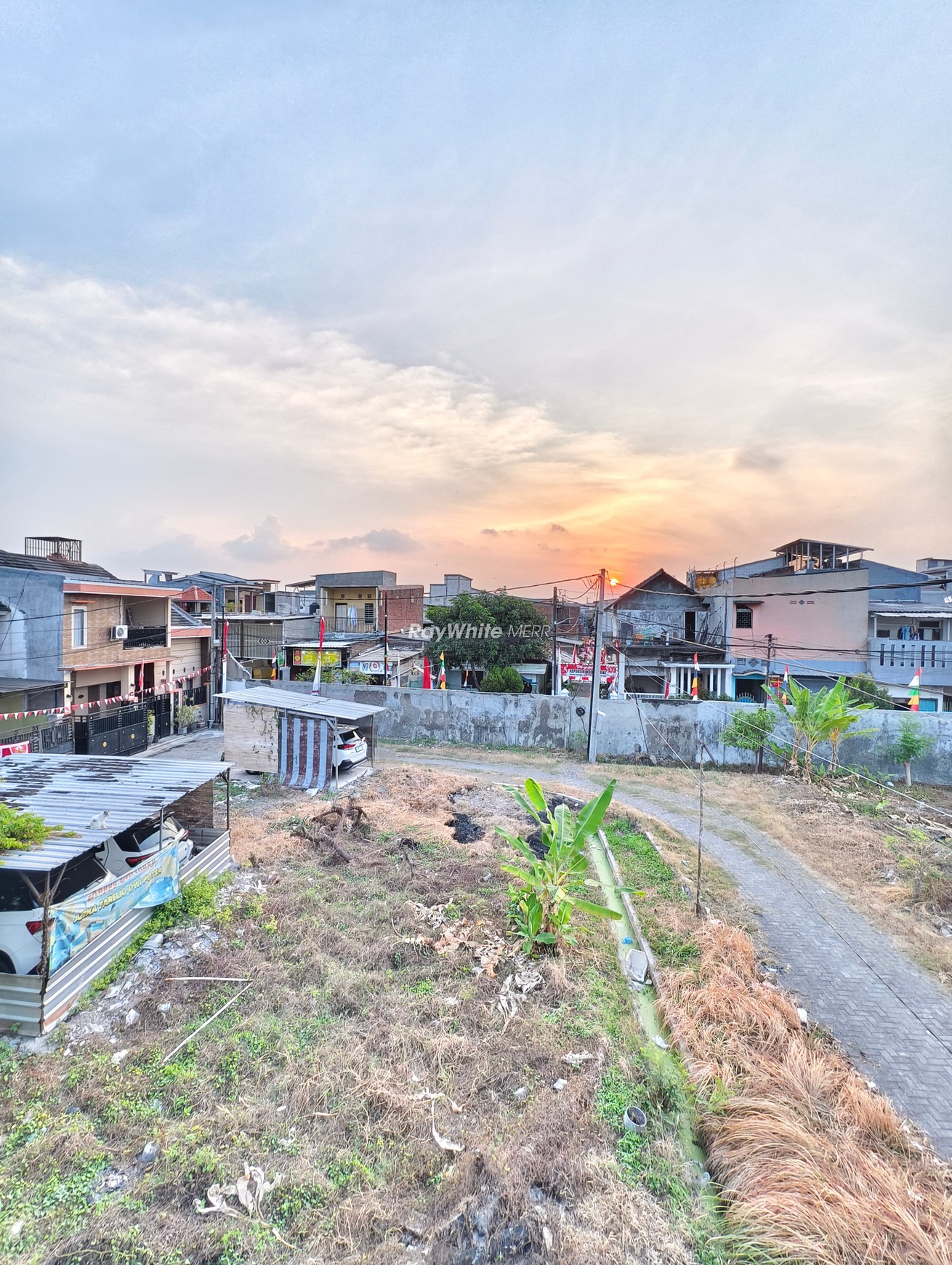Rumah 2 Lantai Siap Huni - di Surabaya Utara hanya 800 Jutaan