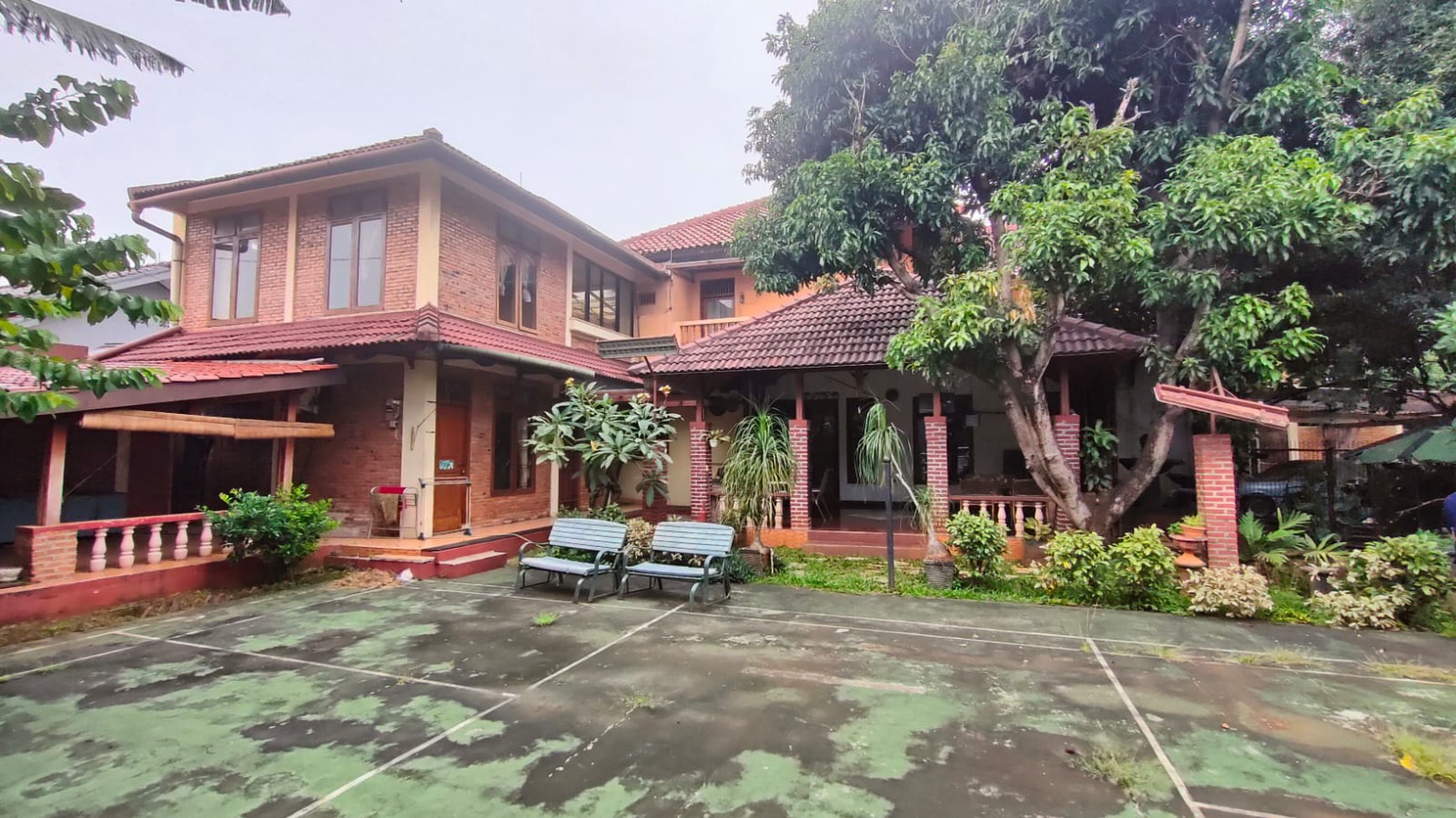 Dijual Lelang Rumah Klasik Luas Tanah 1042m2 Area Ceger Jakarta Timur