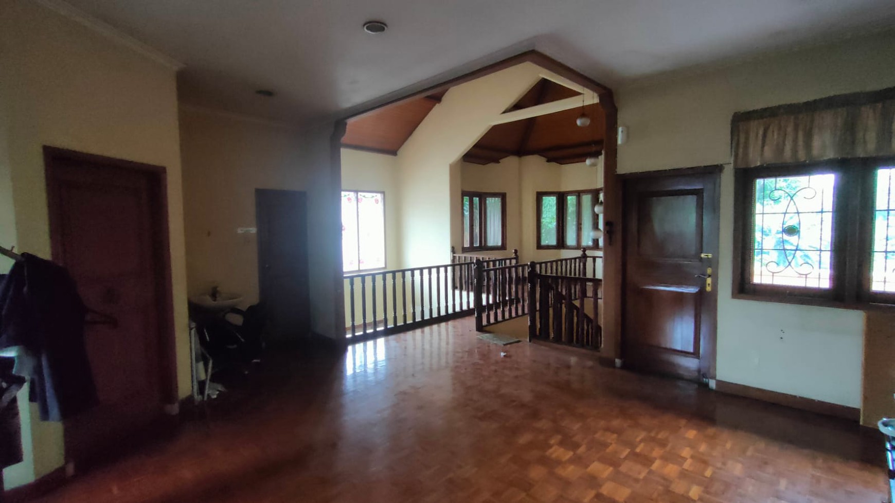 Dijual Lelang Rumah Klasik Luas Tanah 1042m2 Area Ceger Jakarta Timur