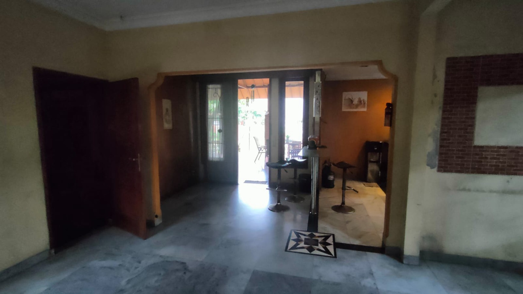 Dijual Lelang Rumah Klasik Luas Tanah 1042m2 Area Ceger Jakarta Timur