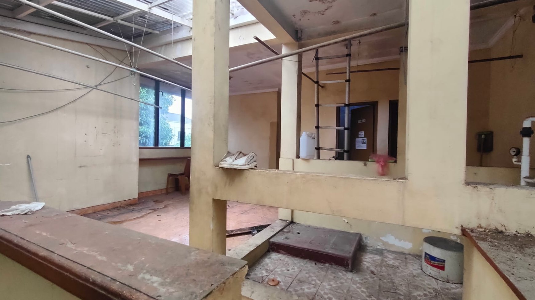 Dijual Lelang Rumah Klasik Luas Tanah 1042m2 Area Ceger Jakarta Timur