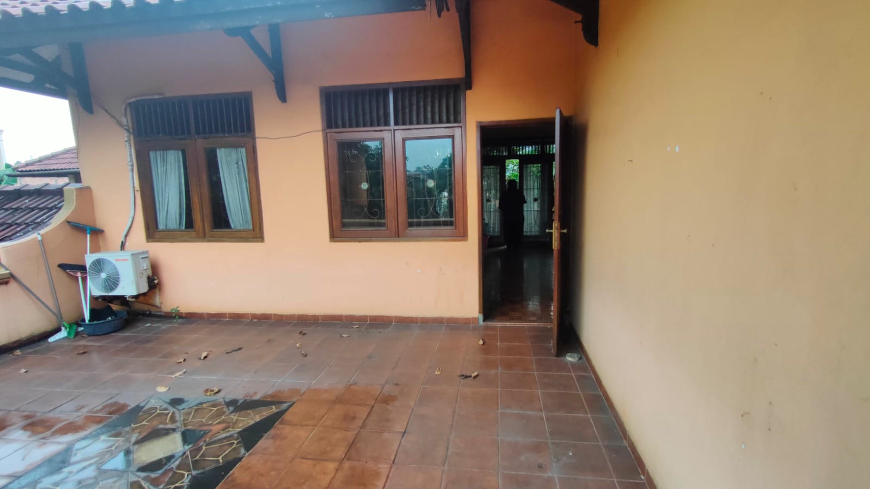 Dijual Lelang Rumah Klasik Luas Tanah 1042m2 Area Ceger Jakarta Timur