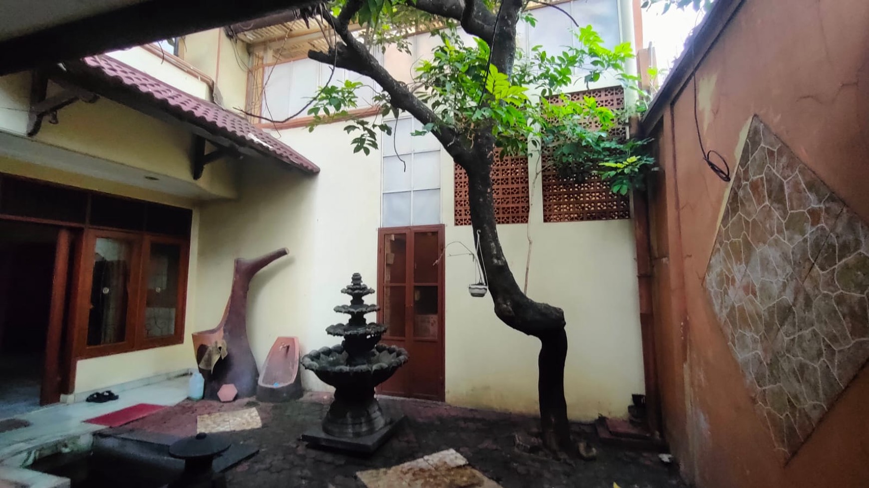 Dijual Lelang Rumah Klasik Luas Tanah 1042m2 Area Ceger Jakarta Timur