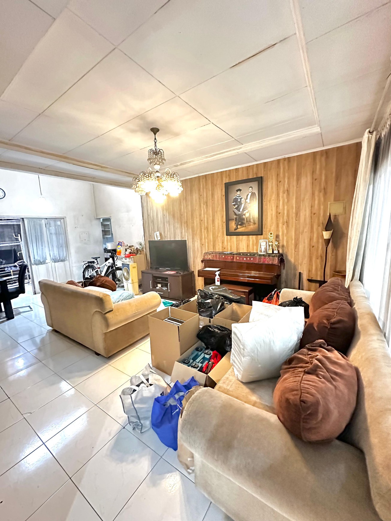Rumah 2 Lantai Siap Huni dengan Hunian Nyaman dan Asri @Sektor 9, Bintaro