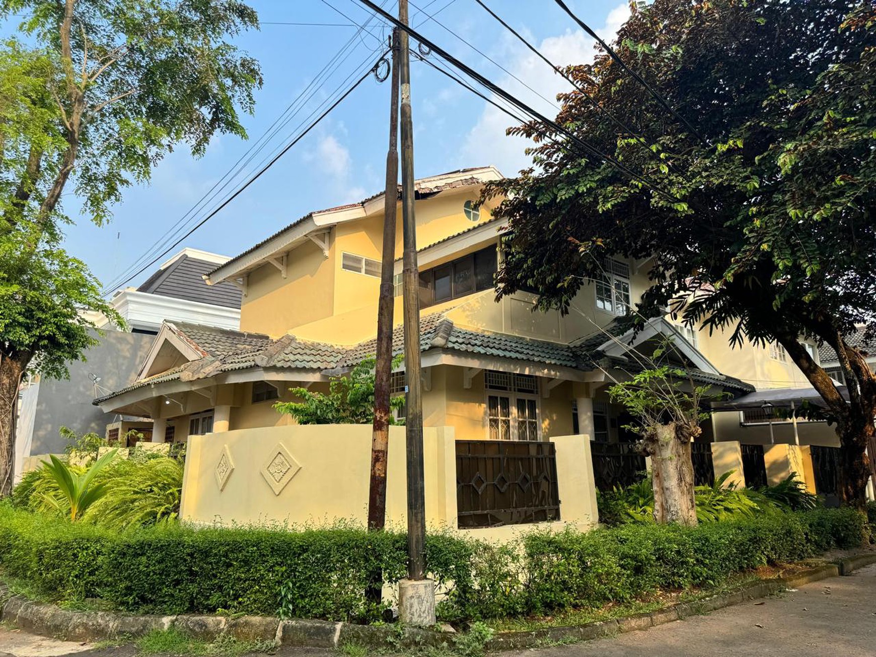 Rumah 2 Lantai Siap Huni dengan Hunian Nyaman dan Asri @Sektor 9, Bintaro