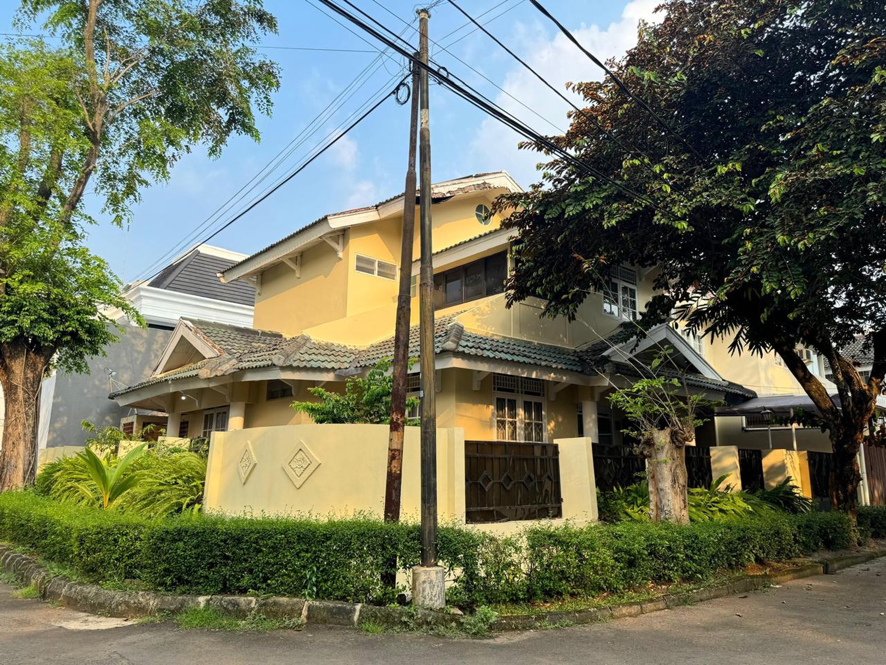 Rumah 2 Lantai Siap Huni dengan Hunian Nyaman dan Asri @Sektor 9, Bintaro