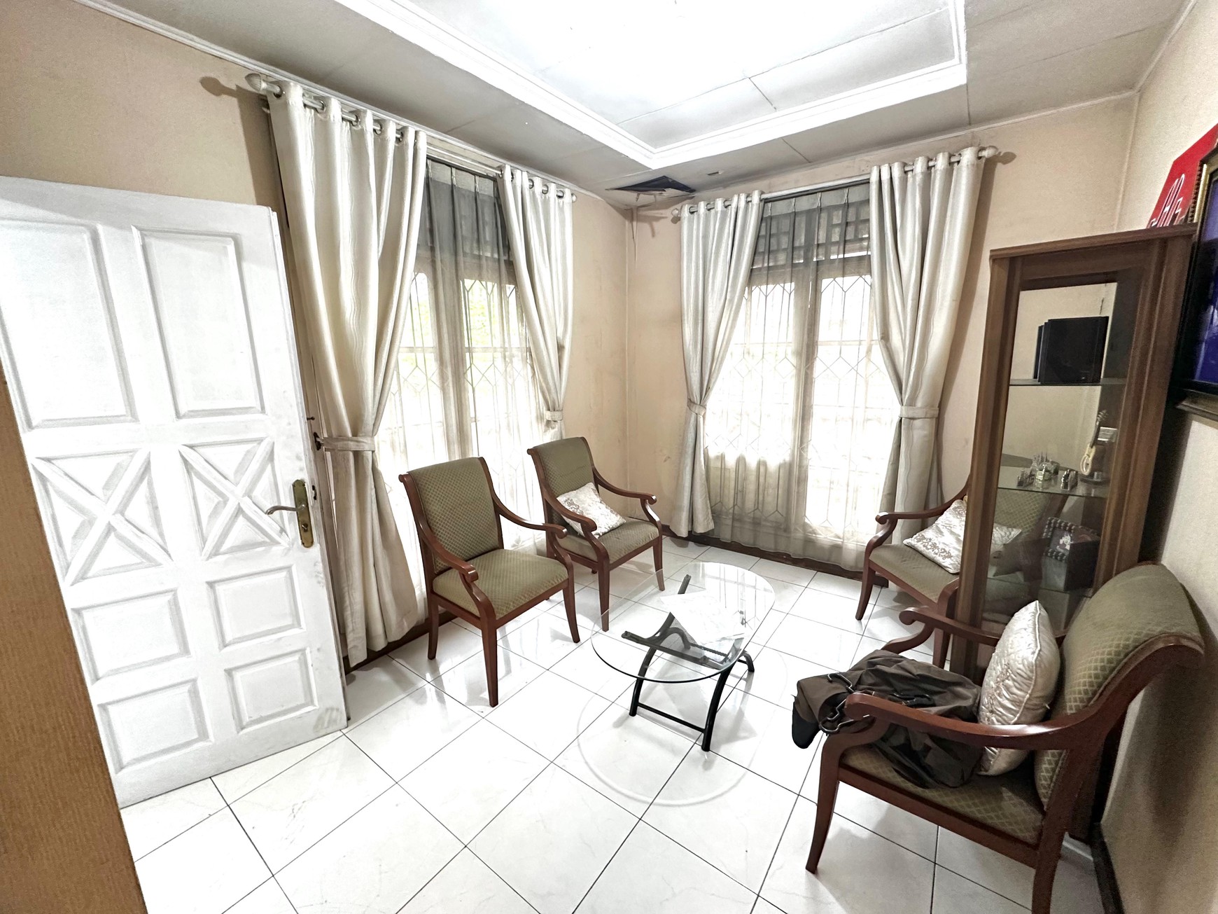 Rumah 2 Lantai Siap Huni dengan Hunian Nyaman dan Asri @Sektor 9, Bintaro