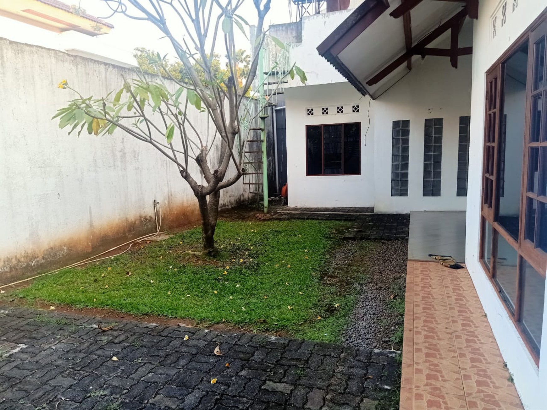 DISEWA RUMAH CLUSTER - HUNIAN HIJAU,ASRI DAN TENANG.