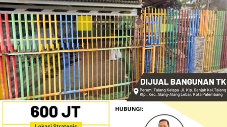 Bangunan TK dan Alat Bermain