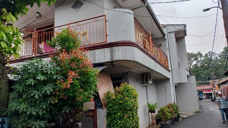 DIJUAL RUMAH STRATEGIS SIAP HUNI PASAR REBO JAKTIM