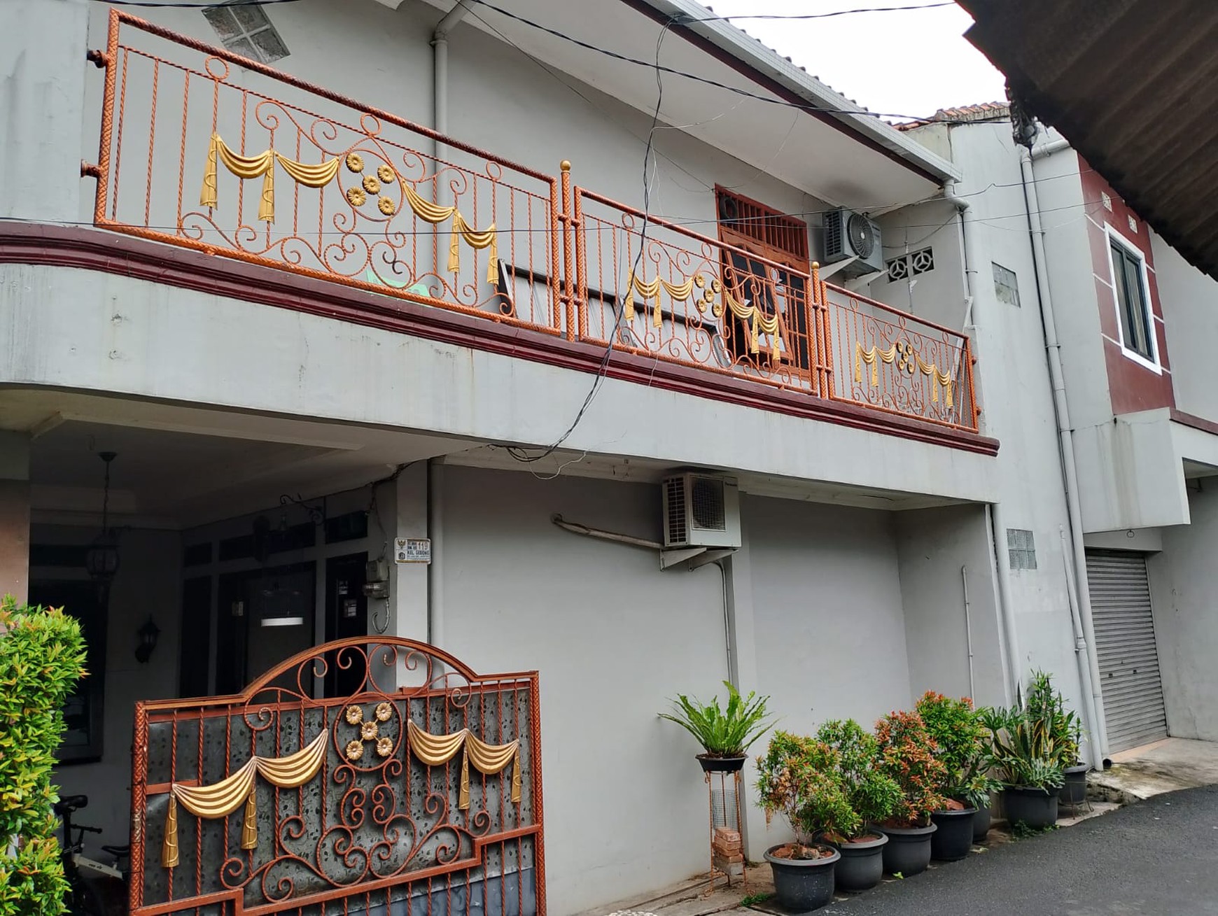 DIJUAL RUMAH STRATEGIS SIAP HUNI PASAR REBO JAKTIM