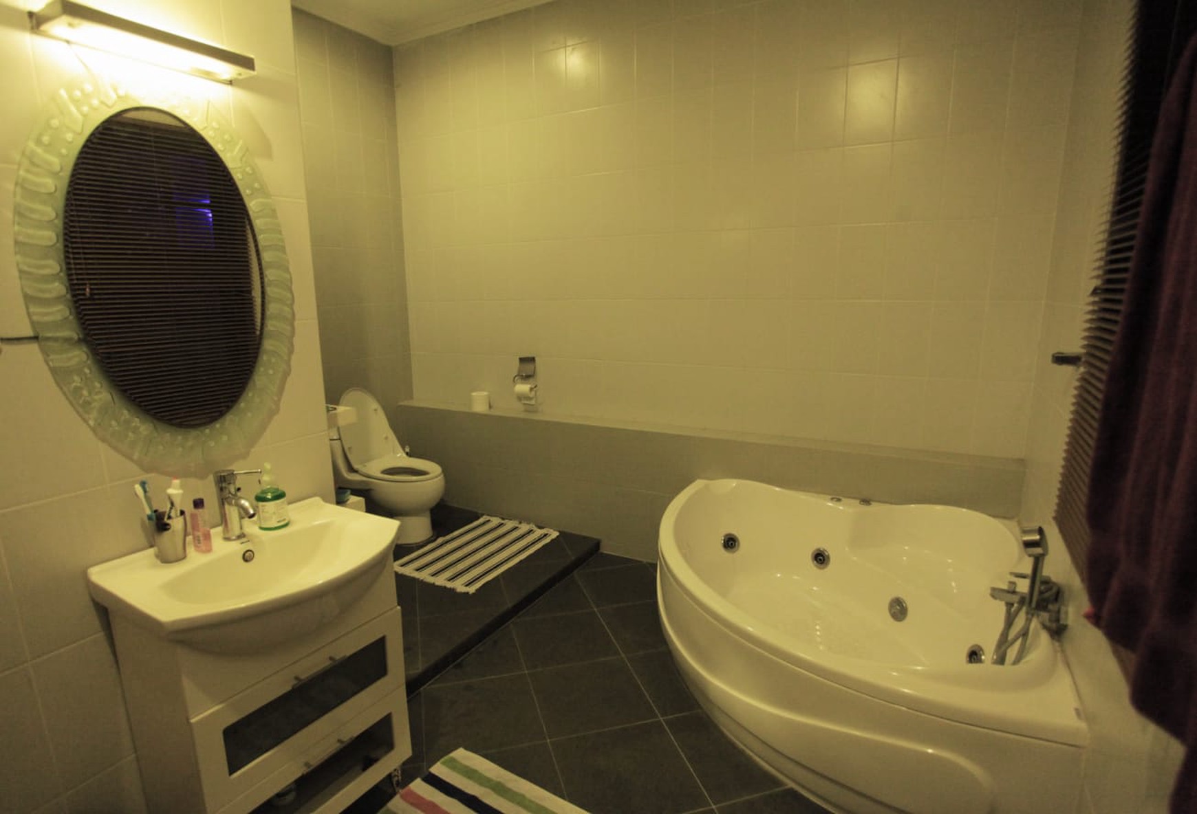 Rumah Luas LT 730 LB 350 di Pondok Aren sudah SHM