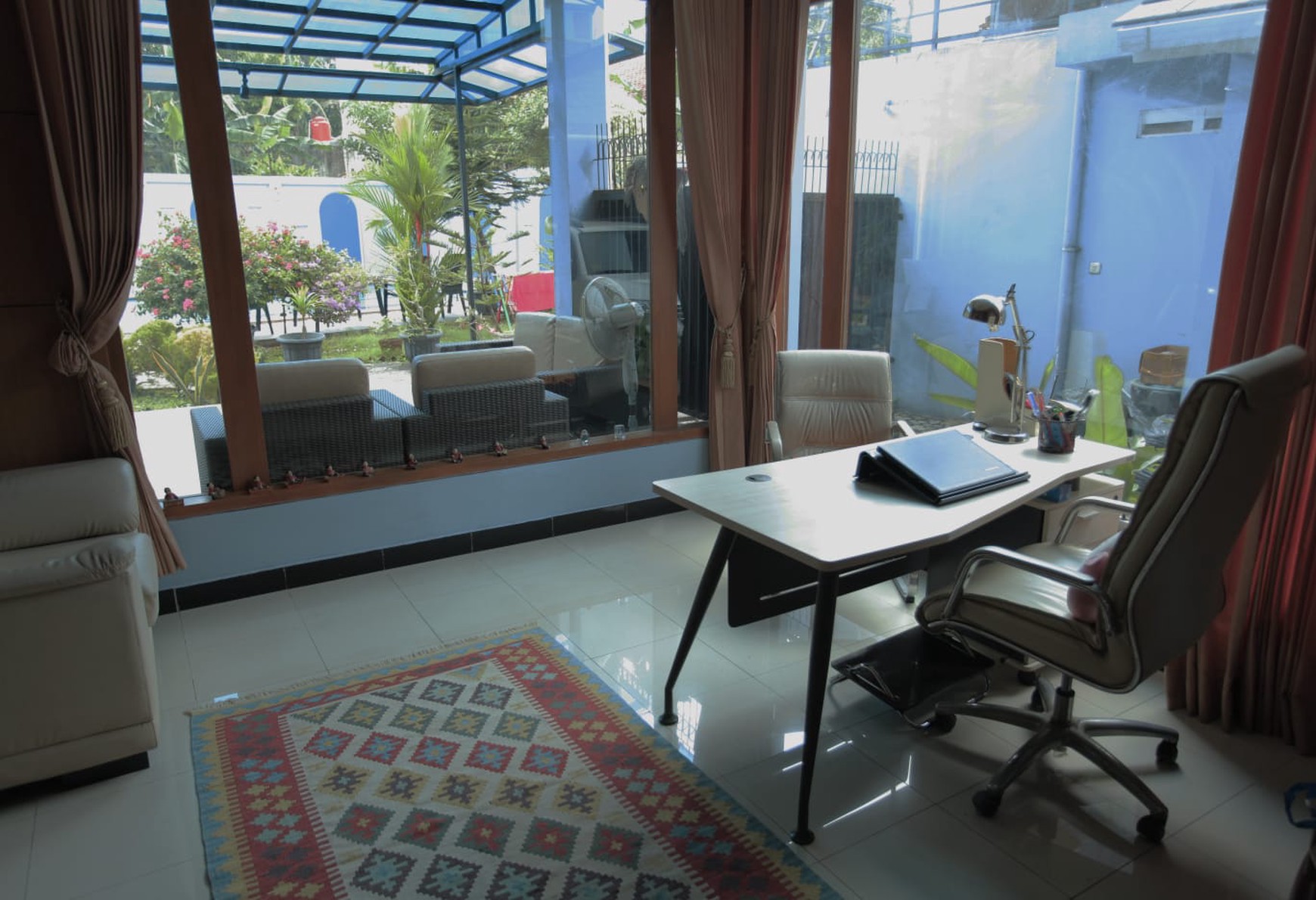 Rumah Luas LT 730 LB 350 di Pondok Aren sudah SHM