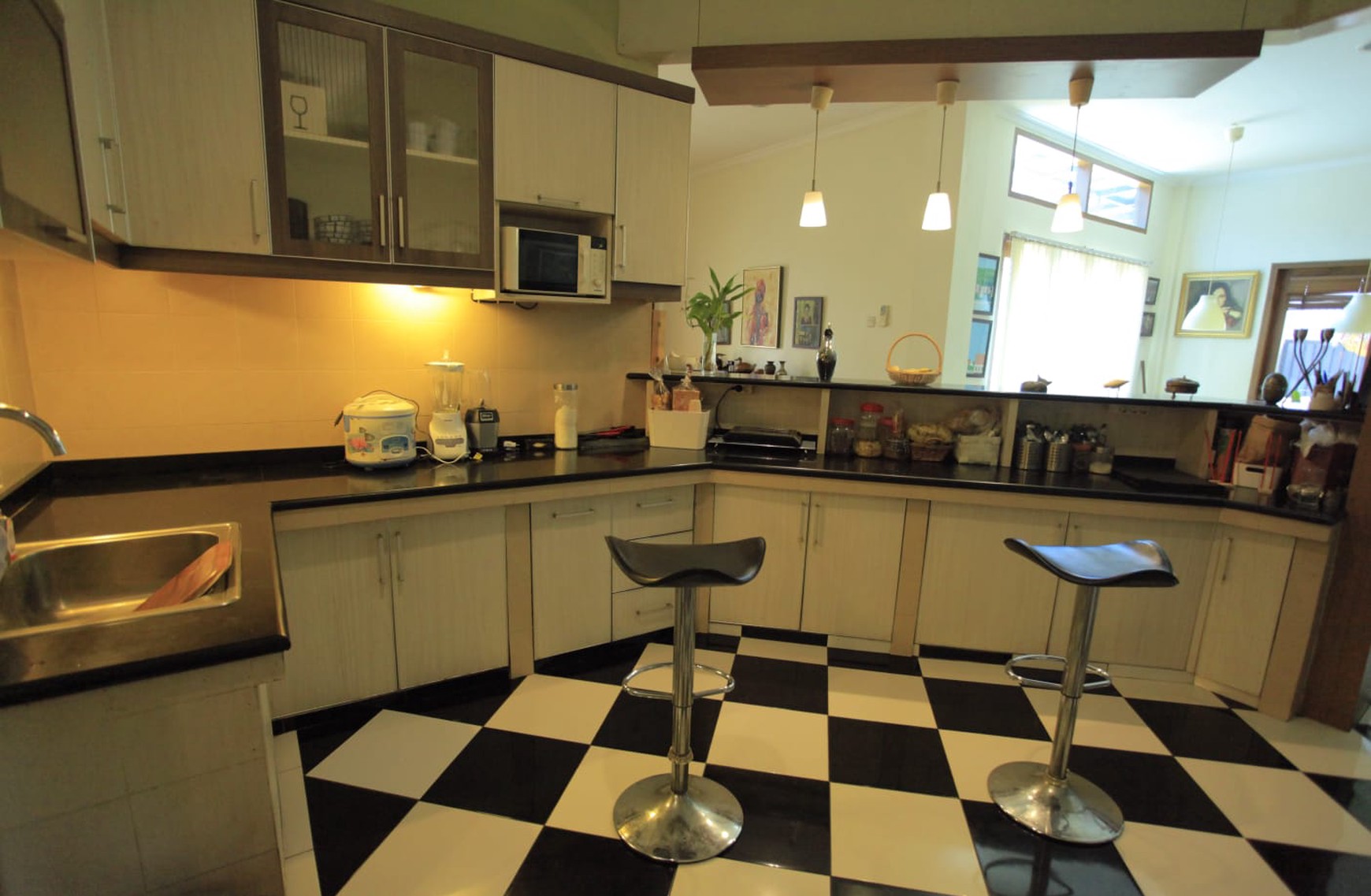 Rumah Luas LT 730 LB 350 di Pondok Aren sudah SHM