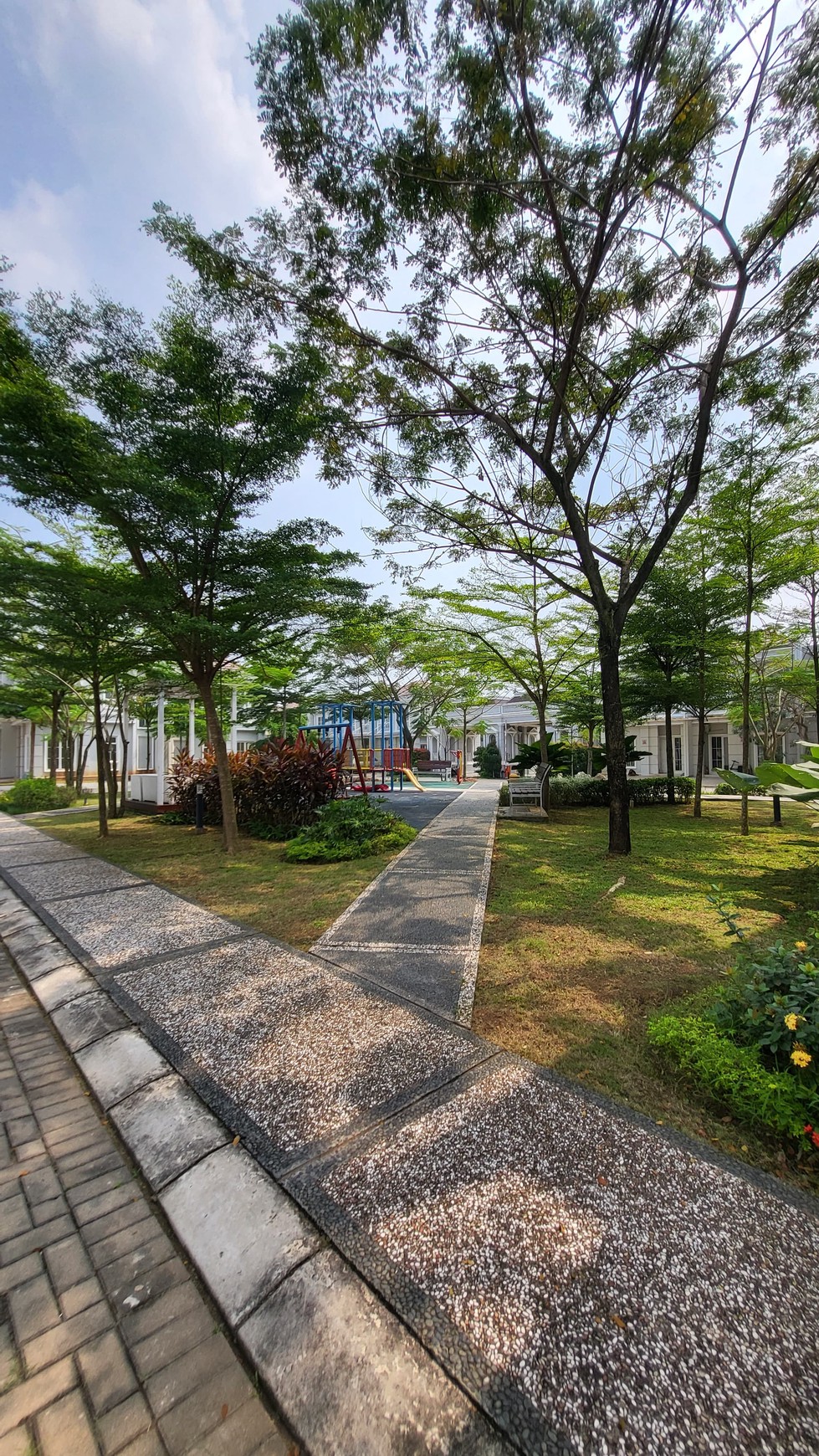 Rumah siap huni Milenium City Lokasi dekat stasiun parung panjang